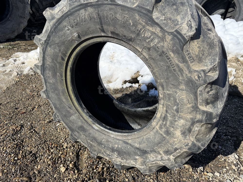 365/70r18 continental 4