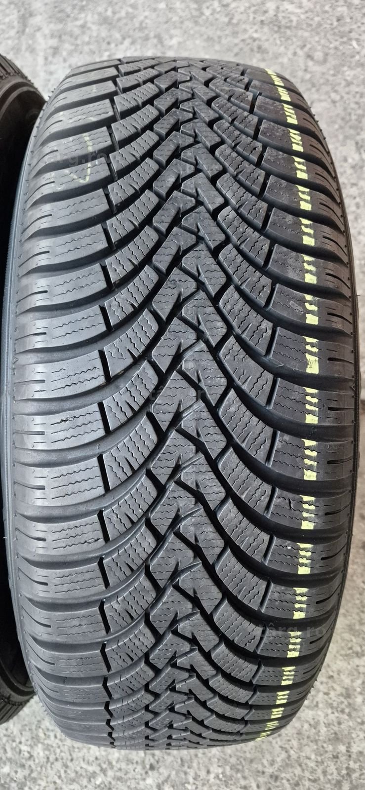 4 anvelope iarna ca noi Falken 235/60/17.Pretul este pe bucata. 3