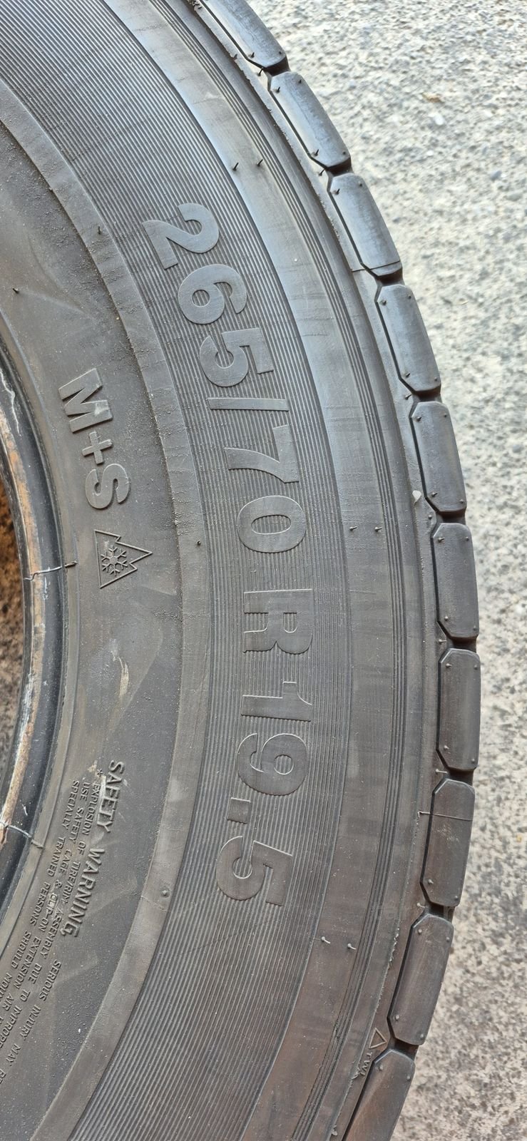 4 anvelope camion M+S Semperit 265/70/19,5.Dot 2022.Pretul este pe bucata. 5