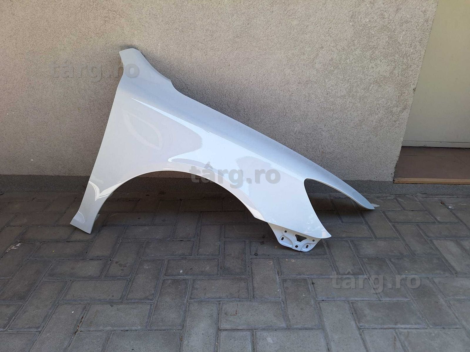 Aripa Fata Dreapta Skoda Octavia 2 II An 2008-2013 Vopsita Alb