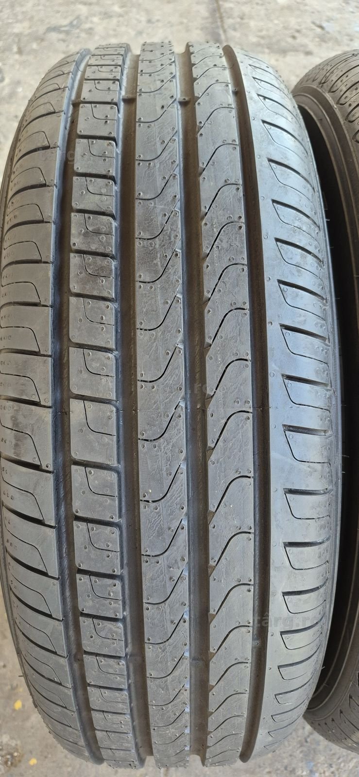 4 anvelope vara noi Pirelli 215/65/17,dot 2024.Pretul este pe bucata. 3