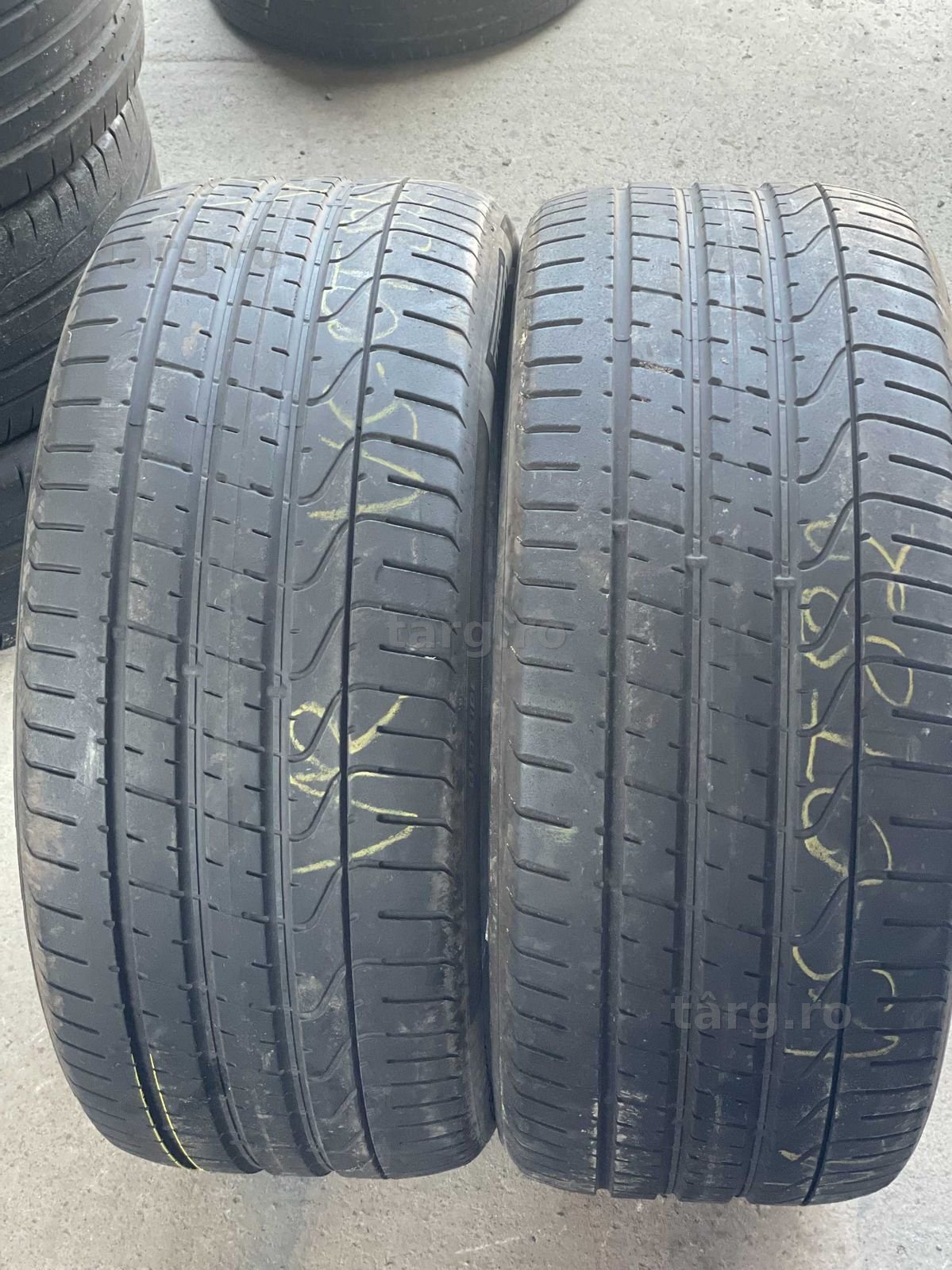 2x 285 40 21 Pirelli Pzero