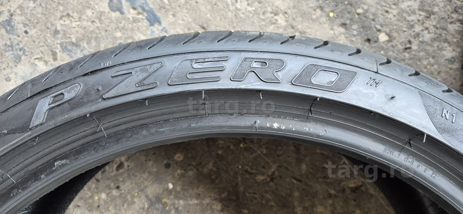 4 anvelope vara,fata Pirelli 245/35/20,spate Kumho 275/30/20.Pretul este pe bucata. 4
