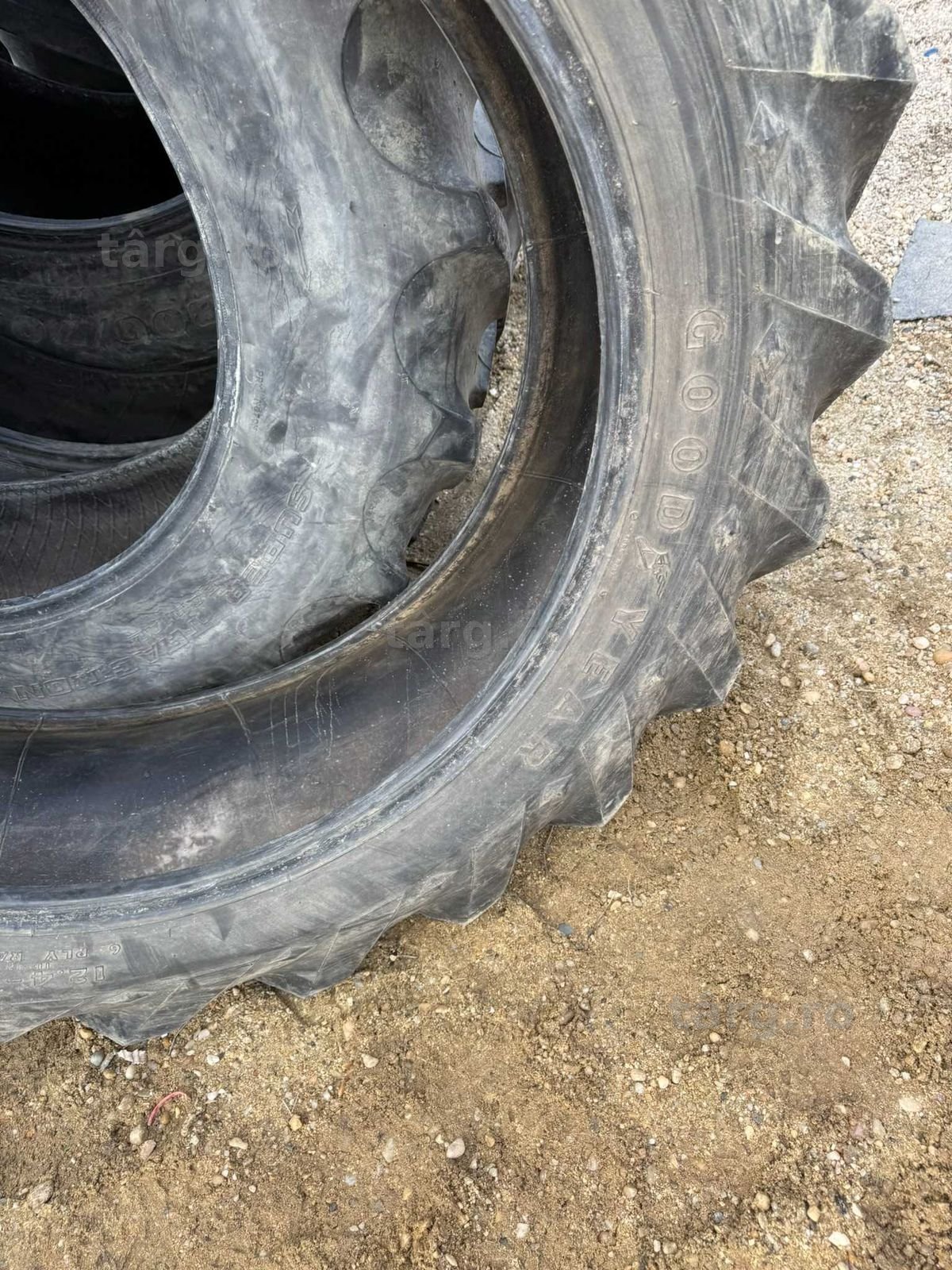 Cauciuc 12.4 R32 Goodyear 3