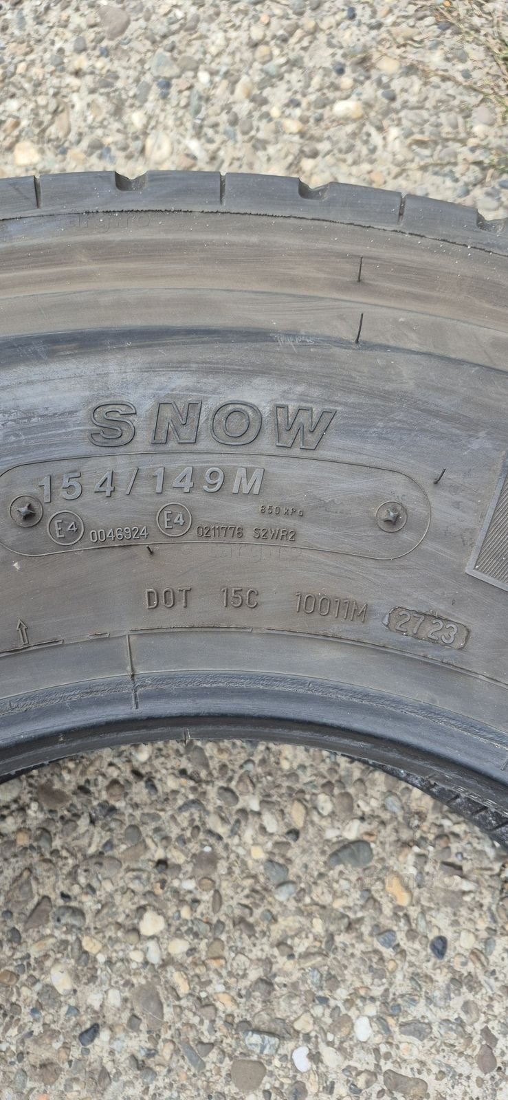 8 anvelope M+S Bridgestone 295/80/22,5.Pretul este pe bucata 7