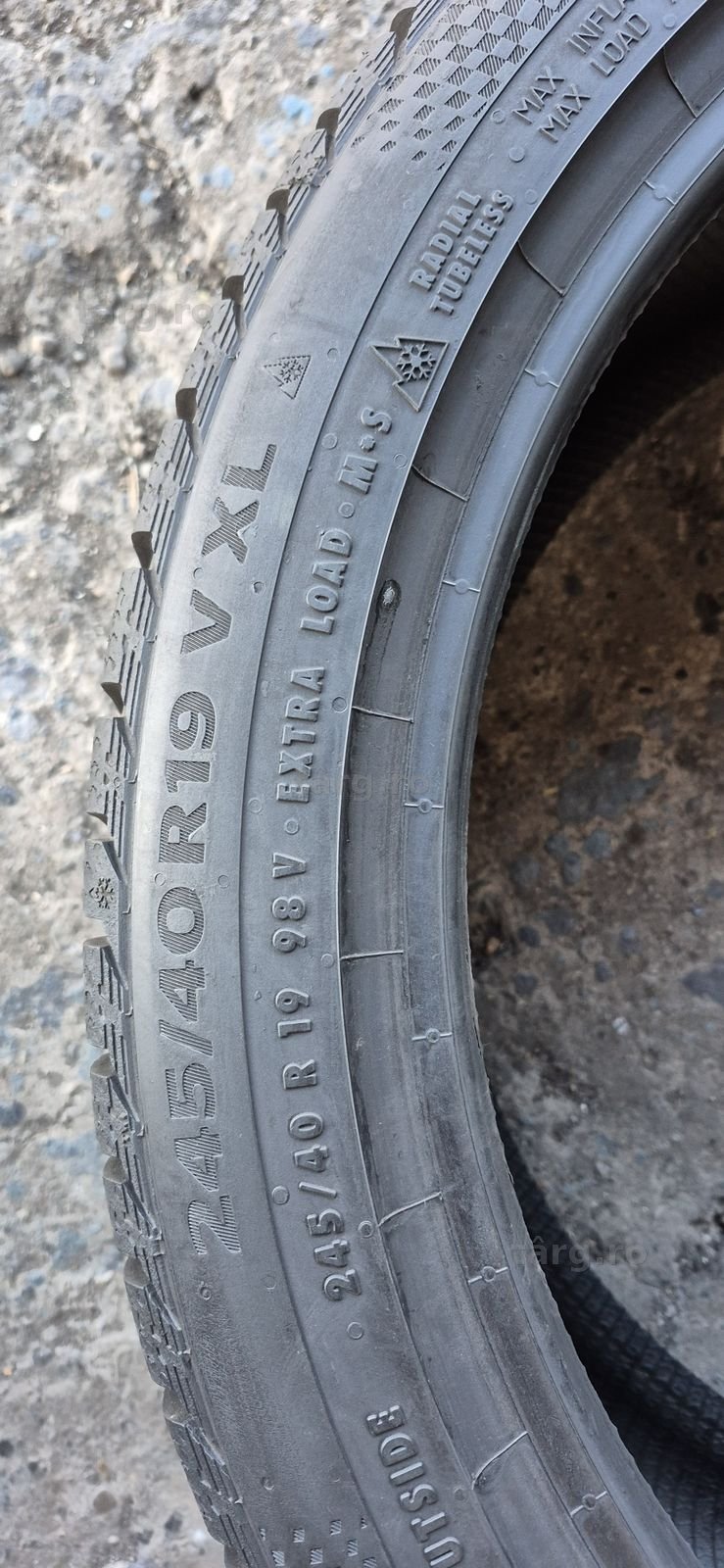 4 anvelope iarna Continental 245/40/19.Pretul este pe bucata. 6