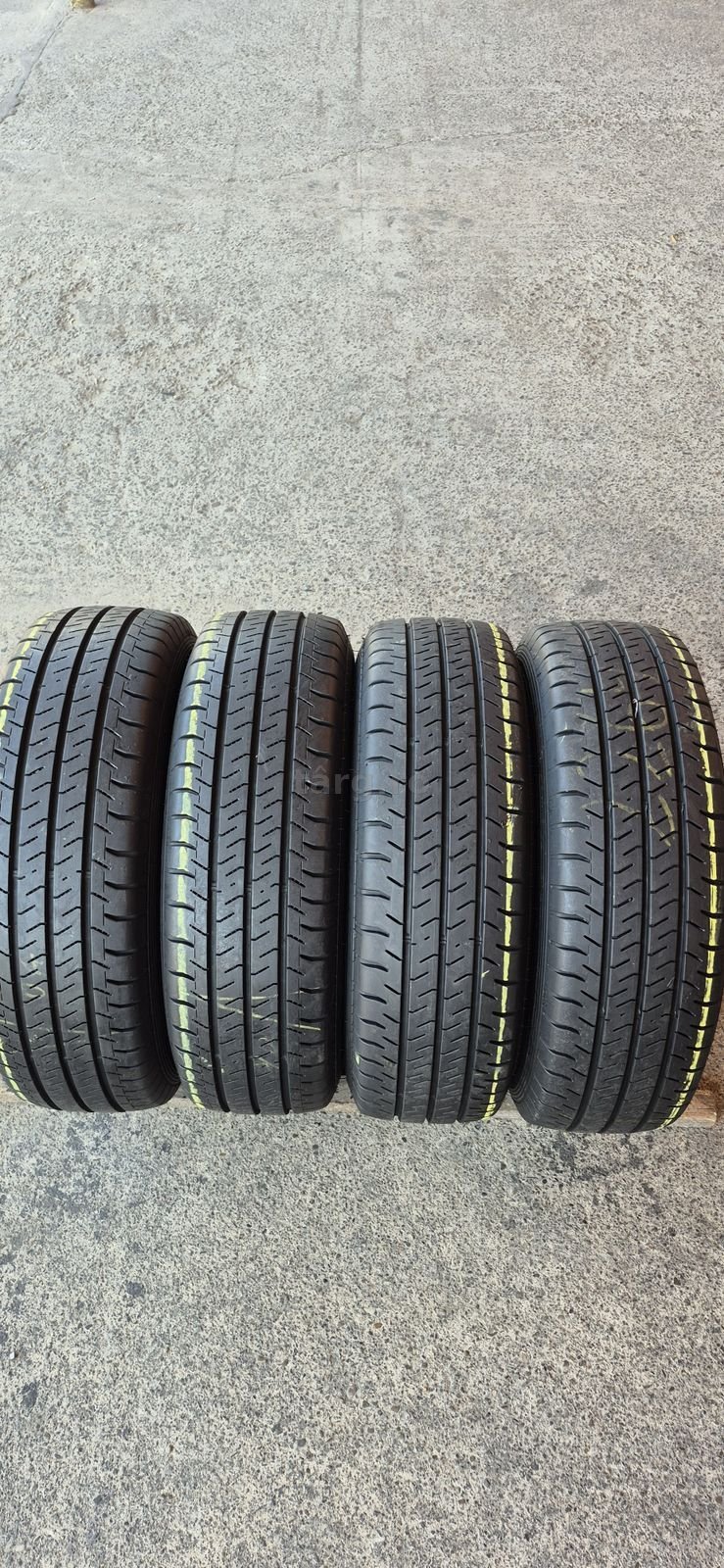 4 anvelope vara ca noi Falken 215/70/15C.Pretul este pe bucata.