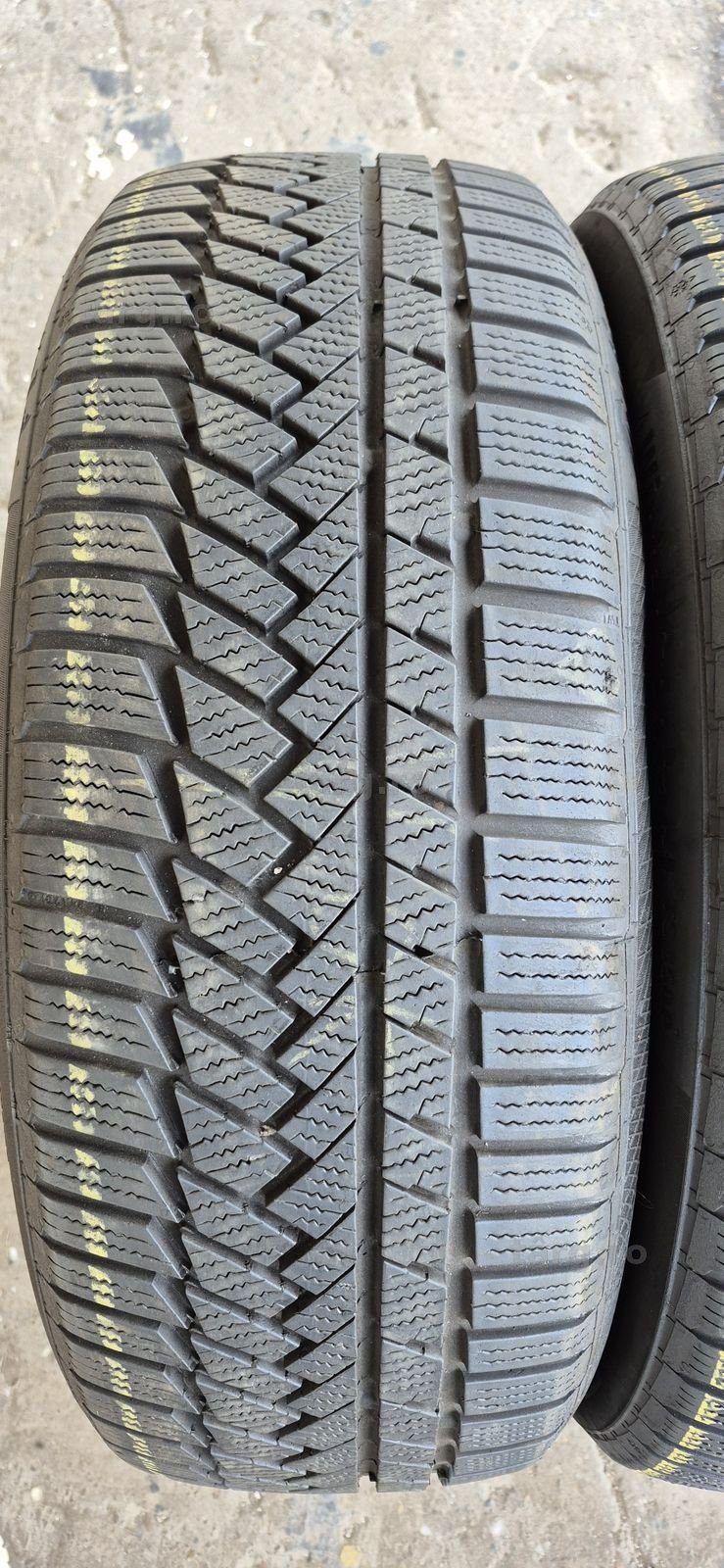4 anvelope iarna Continental 215/50/19.Pretul este pe bucata 3
