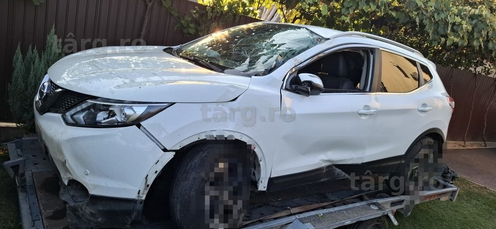 Nissan Qashqai j11,4x4, euro6, 2016 accidentat vând sau schimb 6