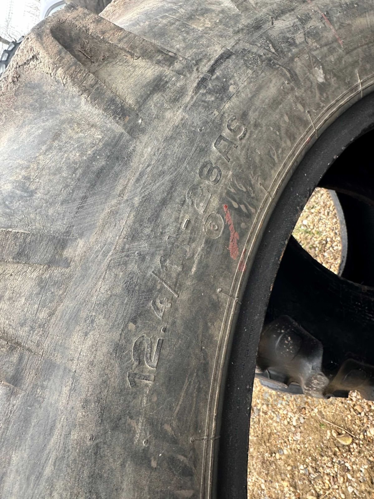 Anvelope sh 12.4 R28 2