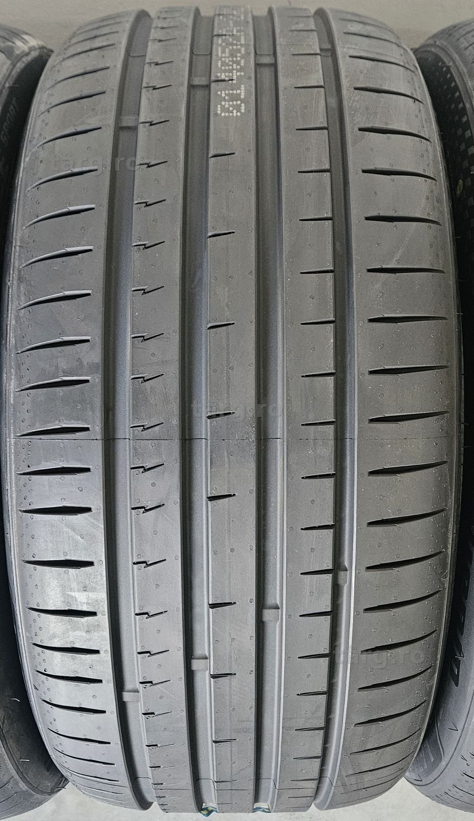 265/40 R20  104Y XL UNIGRIP (Gripmax) Anvelope vara cu protectie janta 4