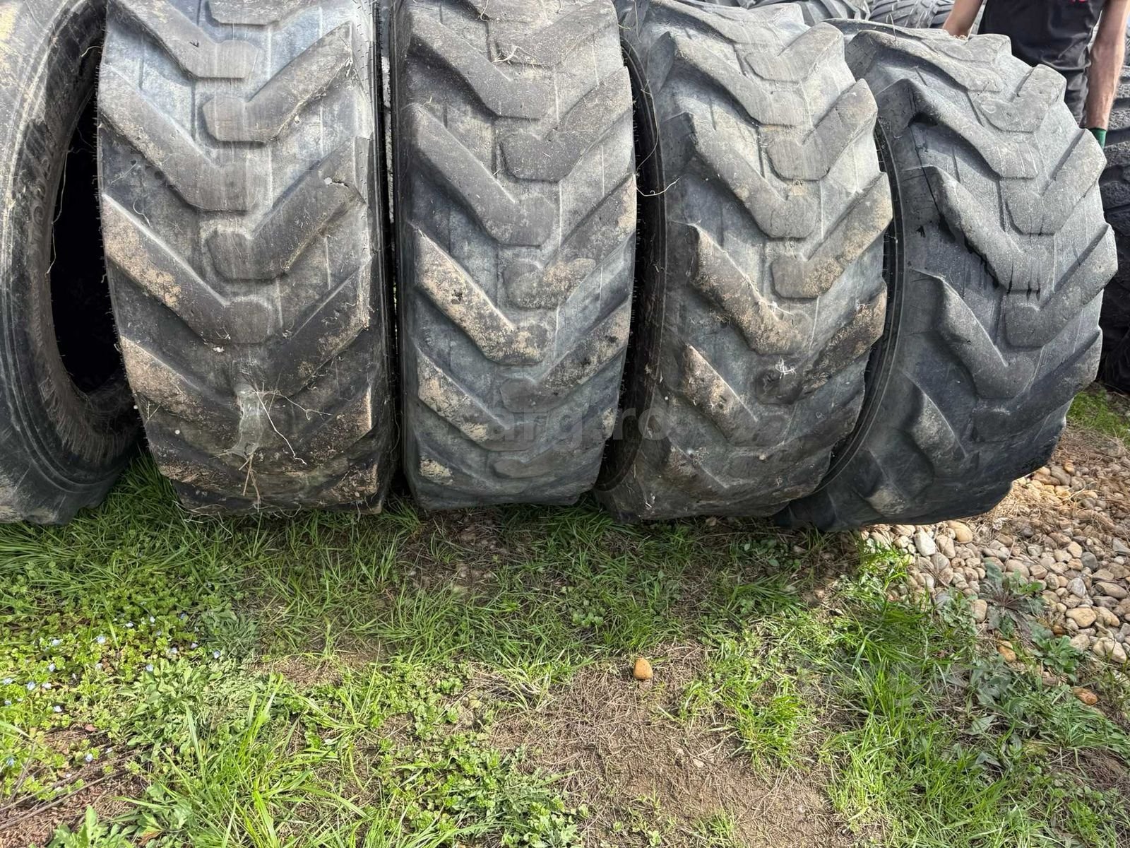 Cauciucuri 15.5/80 R24 Michelin