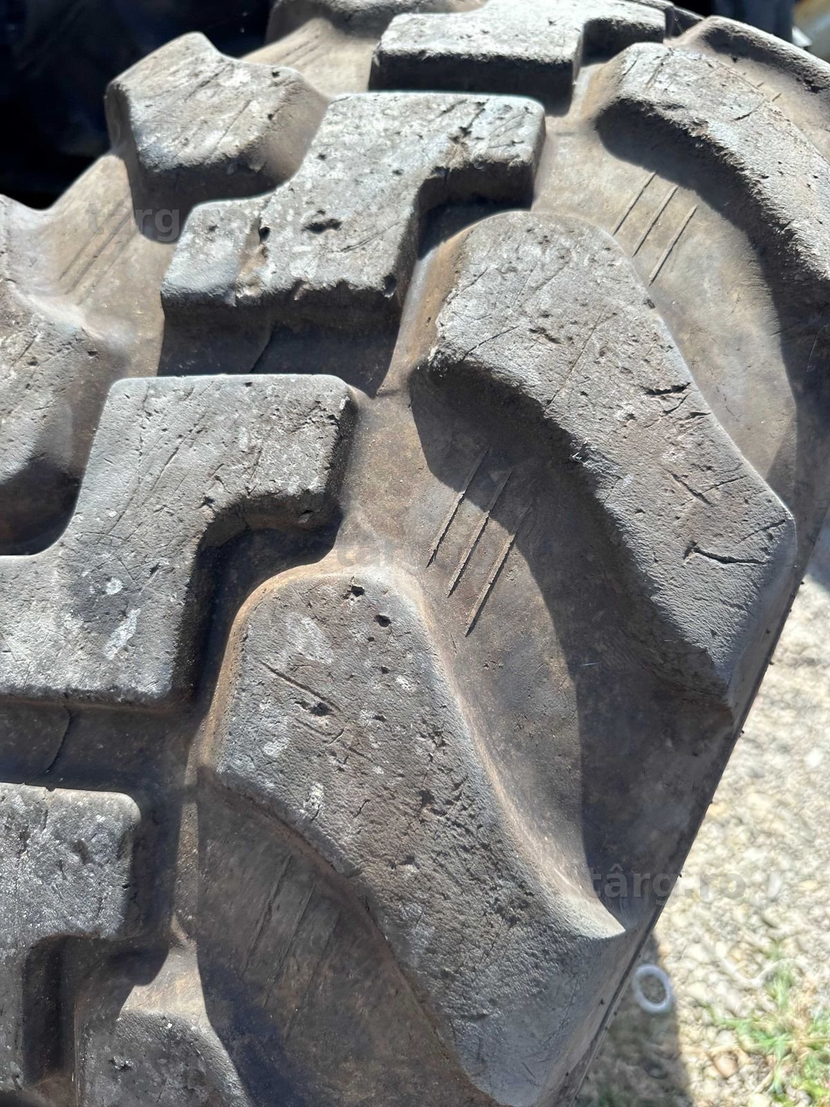 Cauciuc 405/70 R18 4