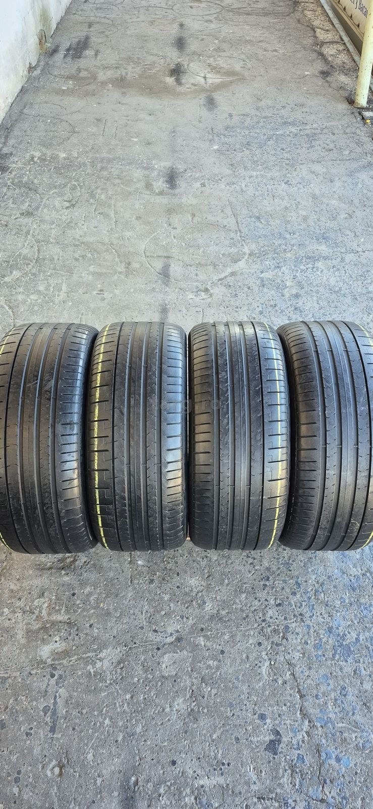 4 anvelope vara Pirelli 255/40/20,dot 2022.Pretul este pe bucata.