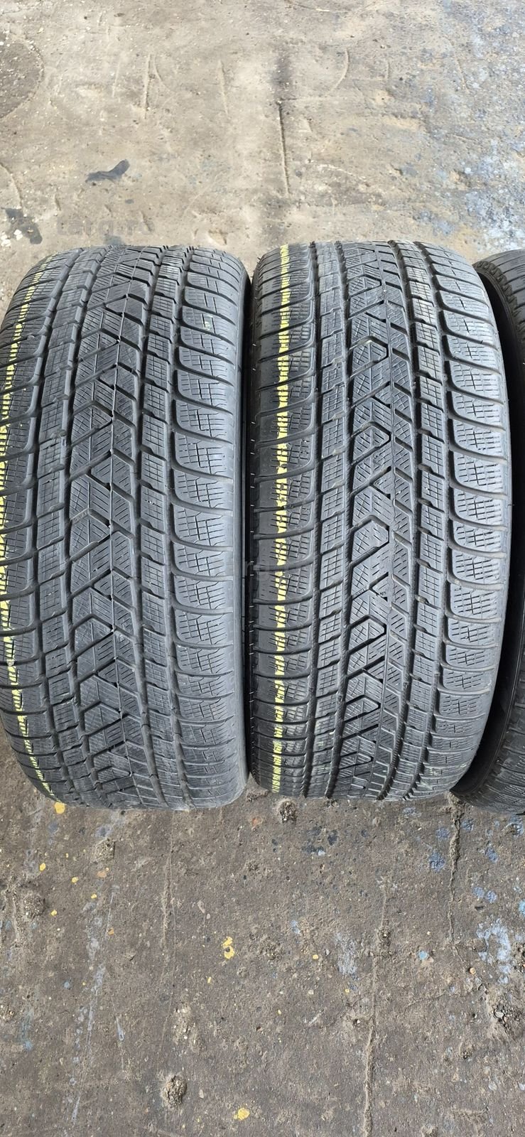4 anvelope iarna Pirelli 275/40/22.Pretul este pe bucata. 2