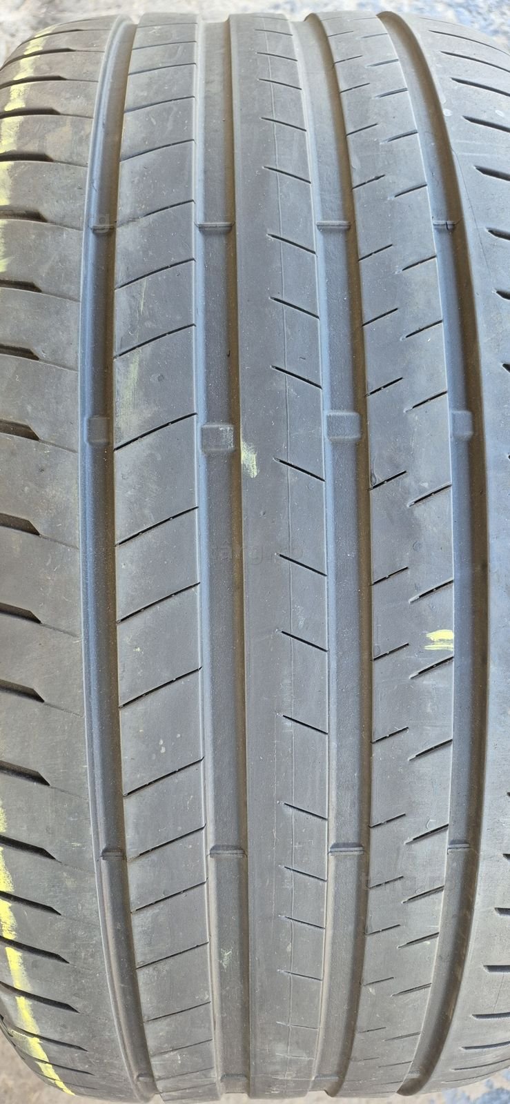 4 anvelope vara runflat Bridgestone 275/35/21.Pretul este pe bucata 3