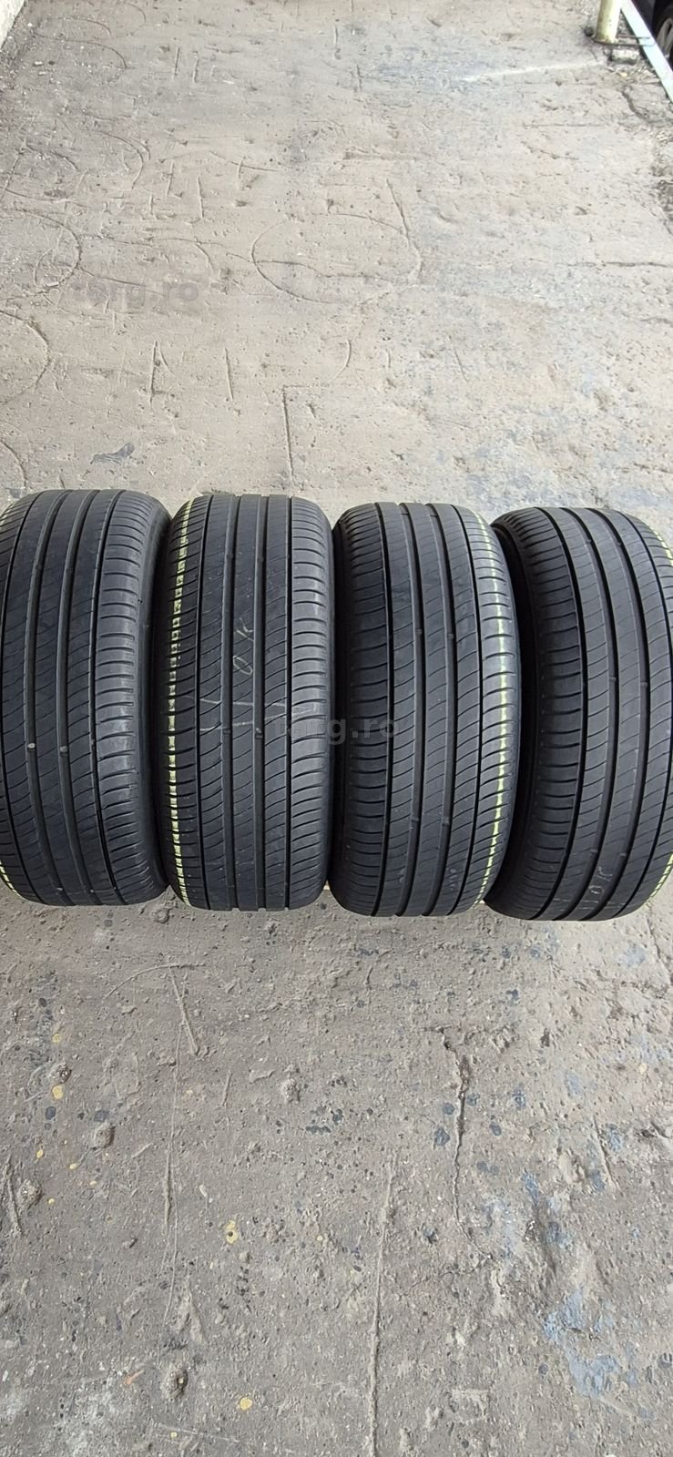 4 anvelope vara Michelin 245/55/17.Pretul este pe bucata.