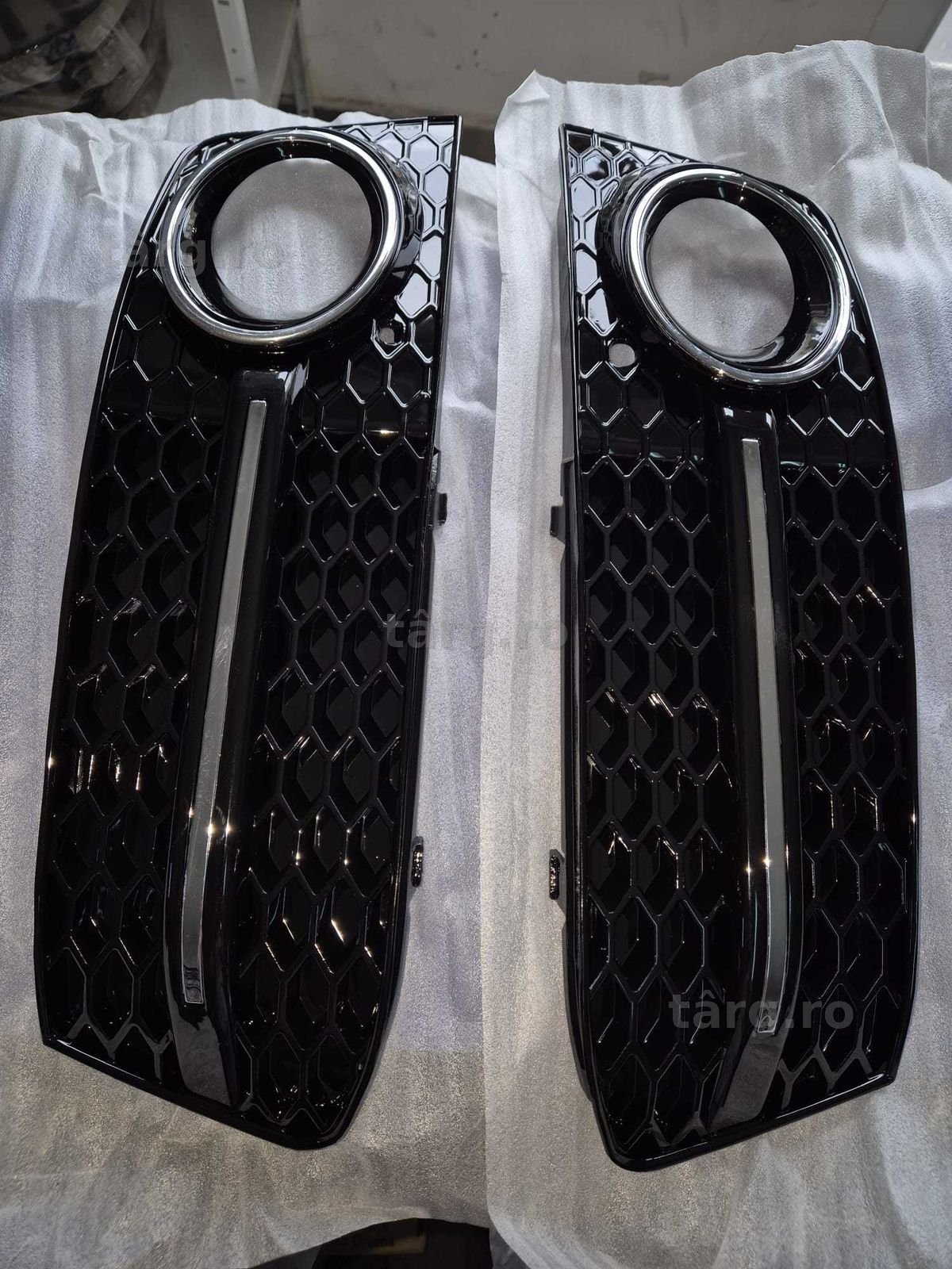 Grile proiectoare Audi A4 B8 intre 2008 si 2011 bara standard