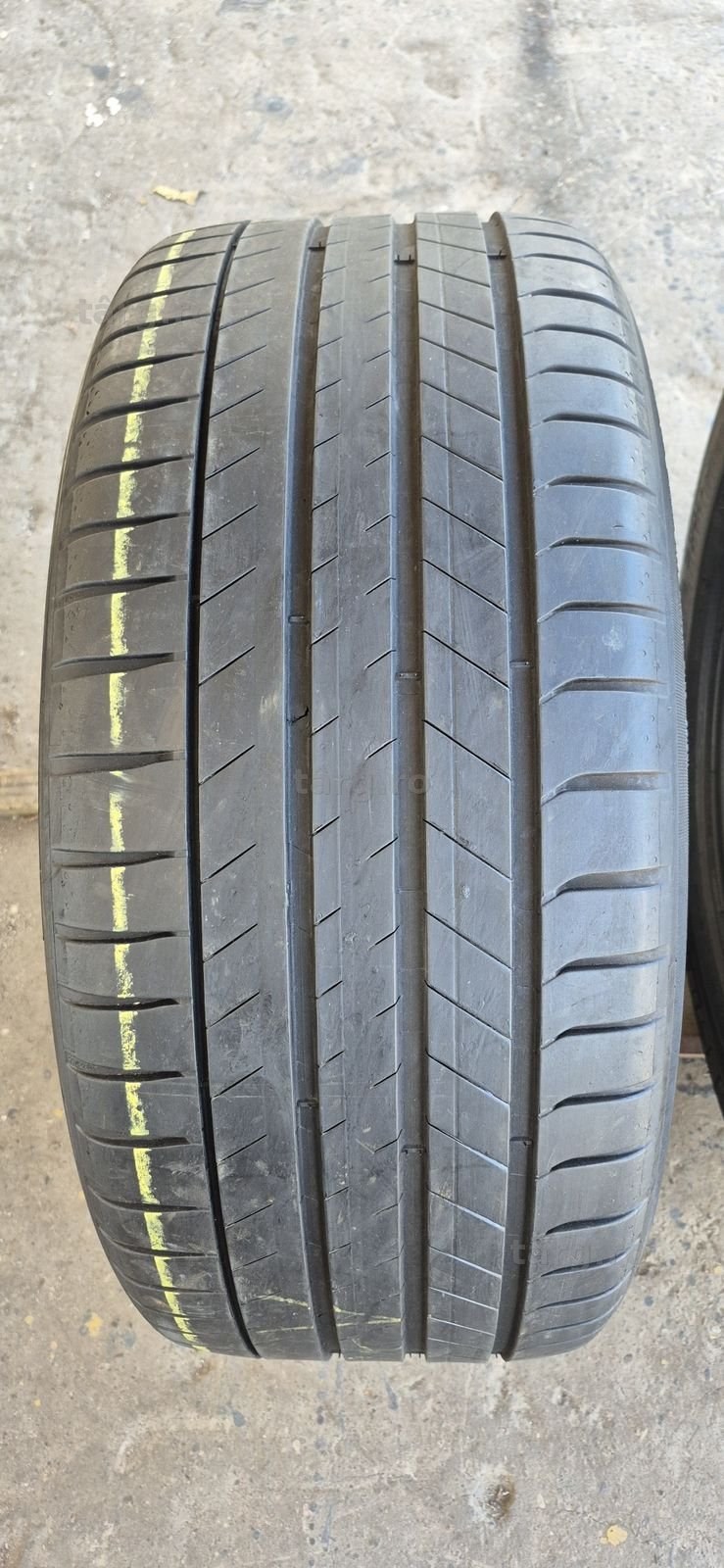 2 anvelope vara Michelin 275/50/19.Pretul este pe bucata 2