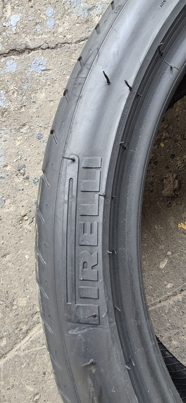 4 anvelope vara Pirelli,fata 255/35/20,spate 285/30/20.Pretul este pe bucata. 3