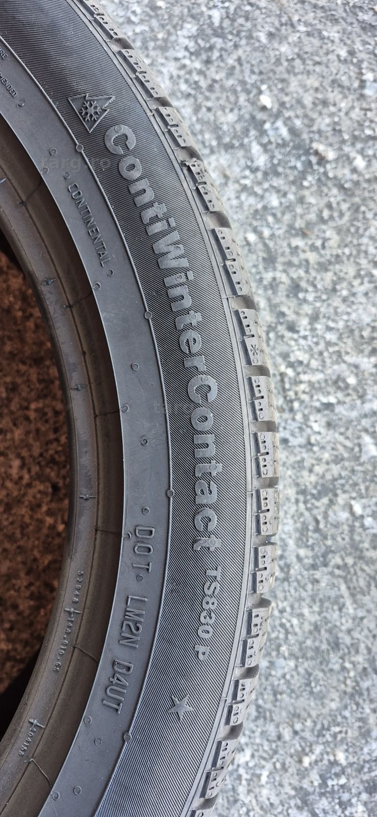 4 anvelope iarna Continental,fata 225/45/18,spate 25 5/40/18.Pret/buc. 8