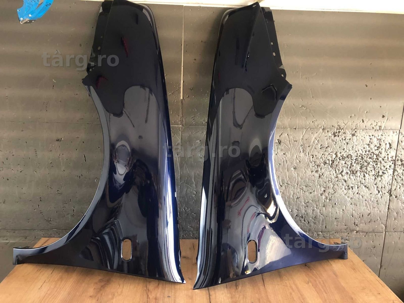 Aripa Fata Dreapta & Stanga VW Golf 4 IV An 1998-2004 (LB5N Albastru)