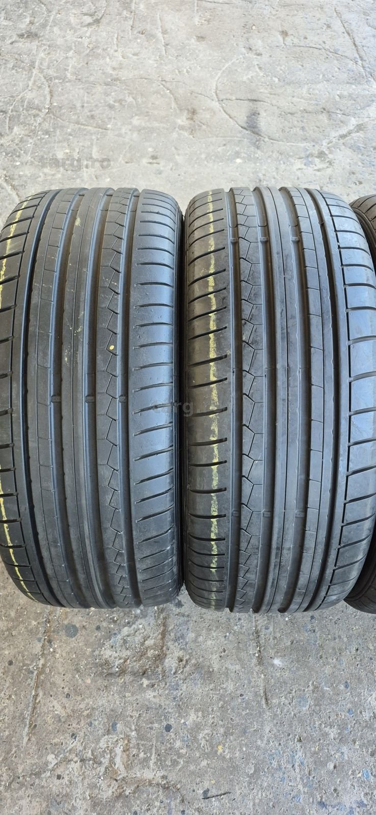 4 anvelope vara runflat Dunlop,fata 245/40/19,spate 275/35/19.Pretul este pe bucata. 2