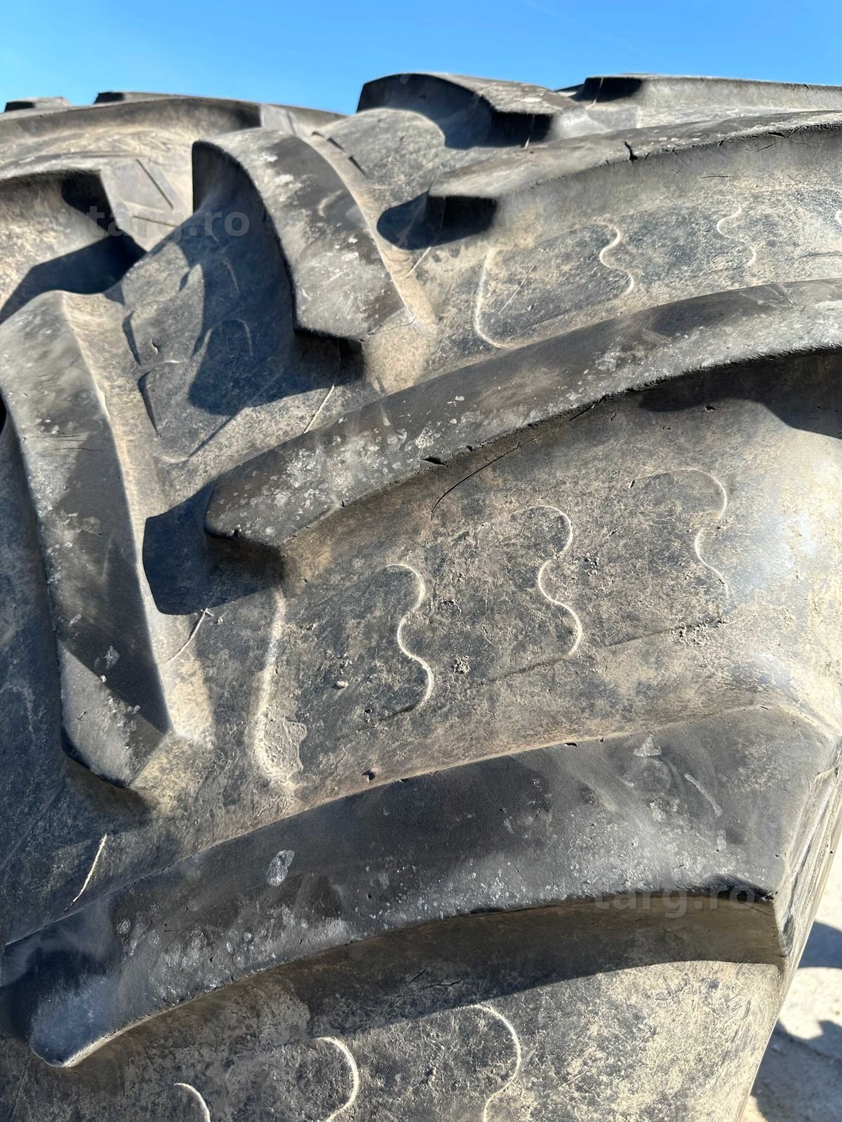 710/70  R42  BKT 5
