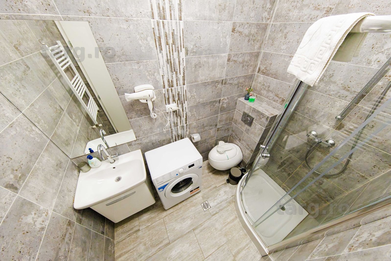 IS Cazare Apartamente Regim Hotelier Centru Palas Newton Ap 1-2-3 Cam 3