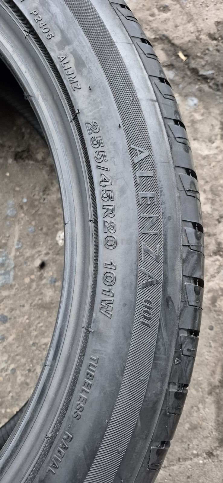 4 anvelope vara Bridgestone 255/45/20,dot 2023/2024.Pret/bucata 5