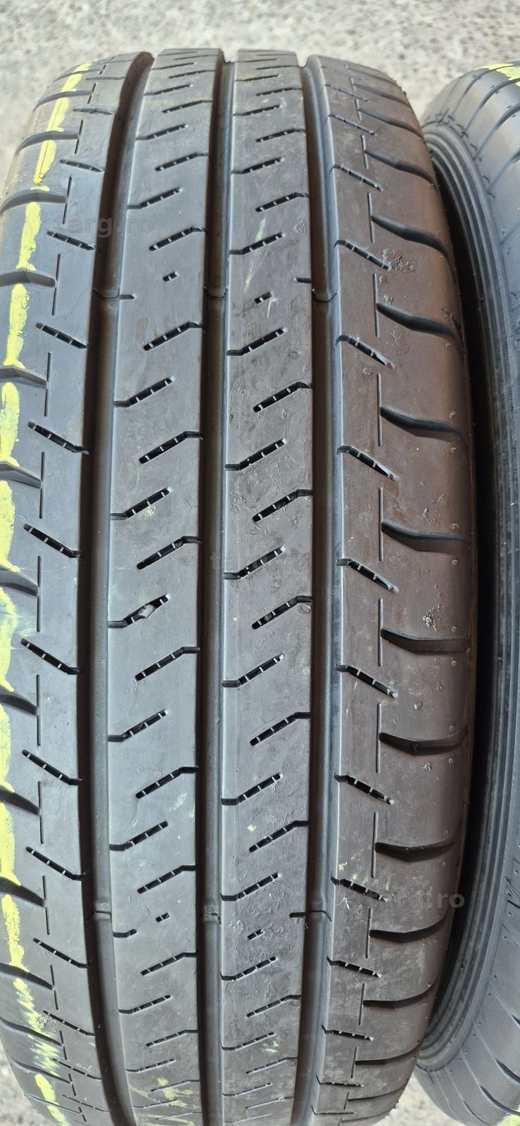 4 anvelope vara ca noi Falken 215/70/15C.Pretul este pe bucata. 3