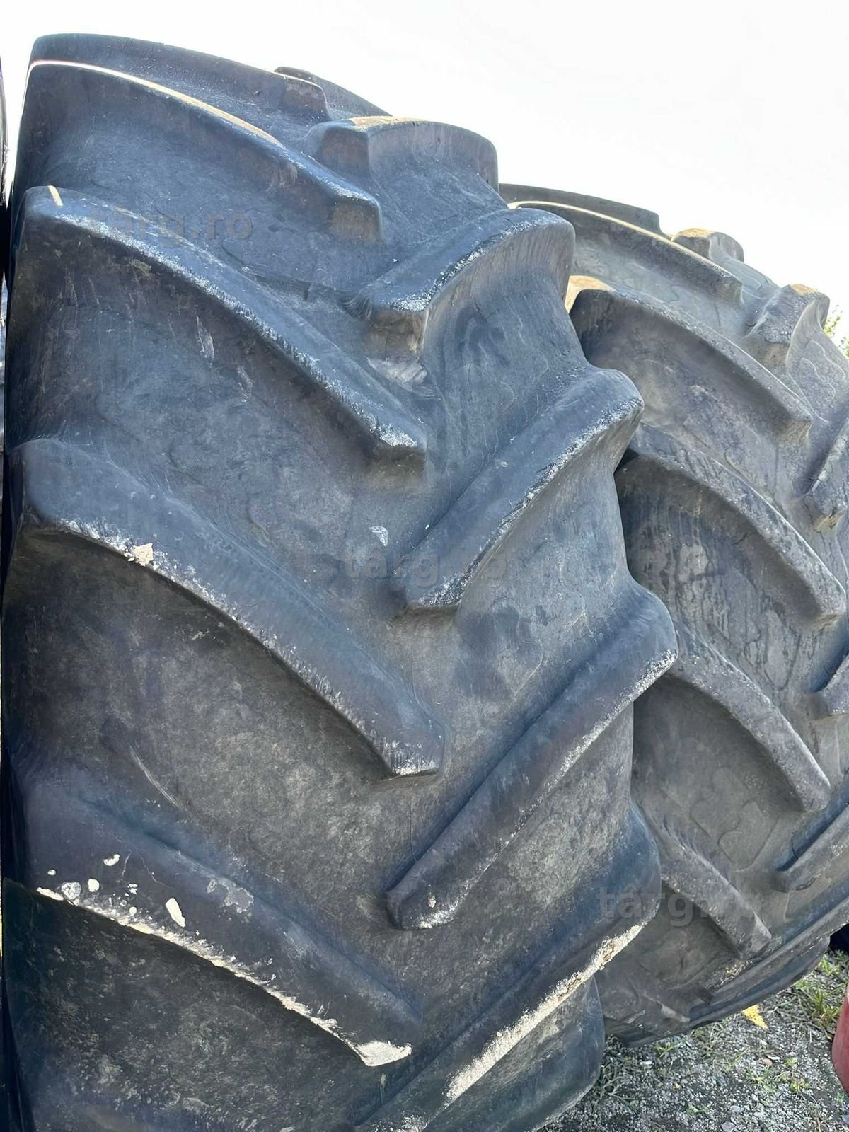 710/70 R42 BKT