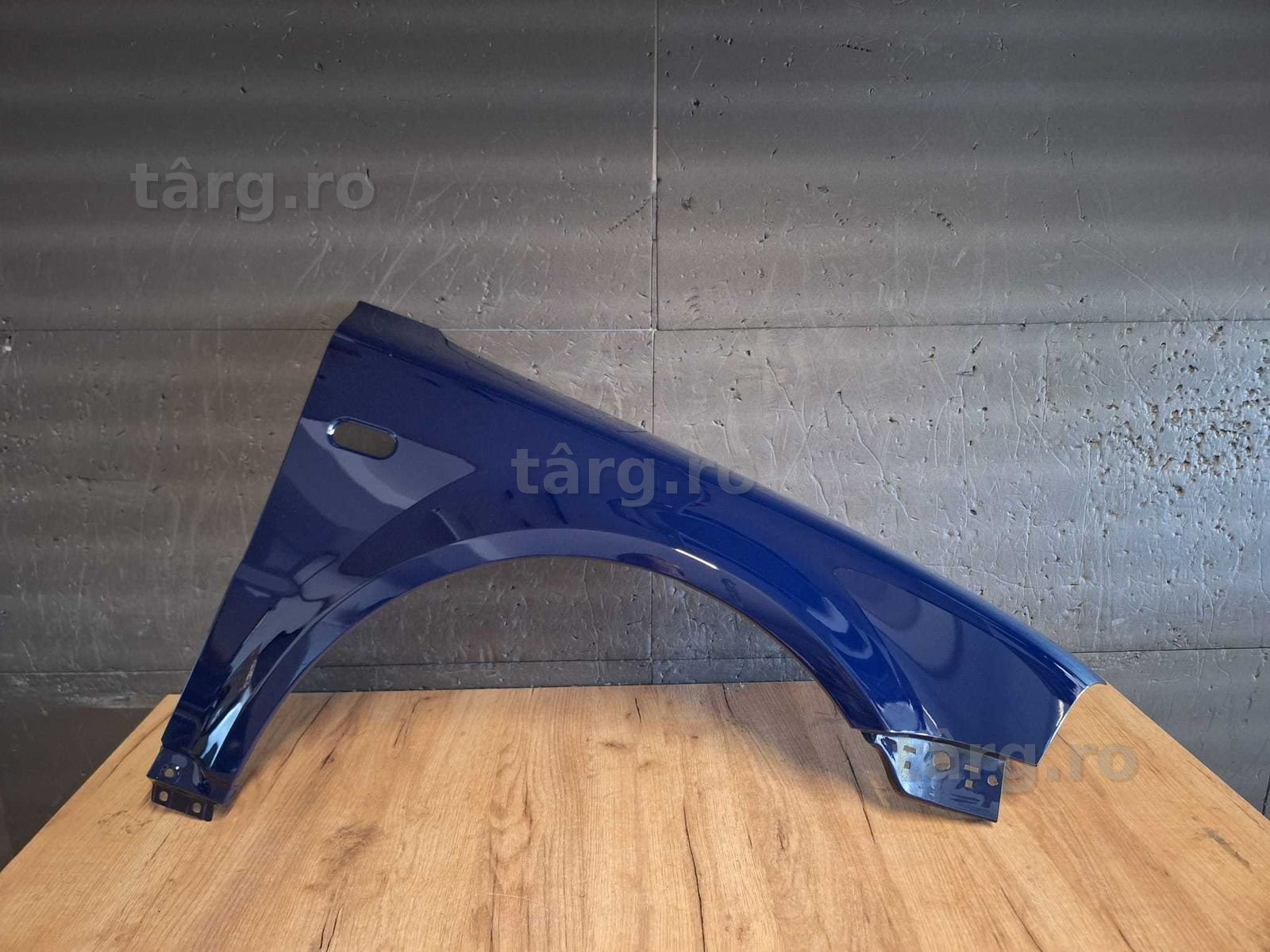 Aripa Fata Dreapta VW Passat B5.5 An 2000-2003 (LA5E (Albastru))