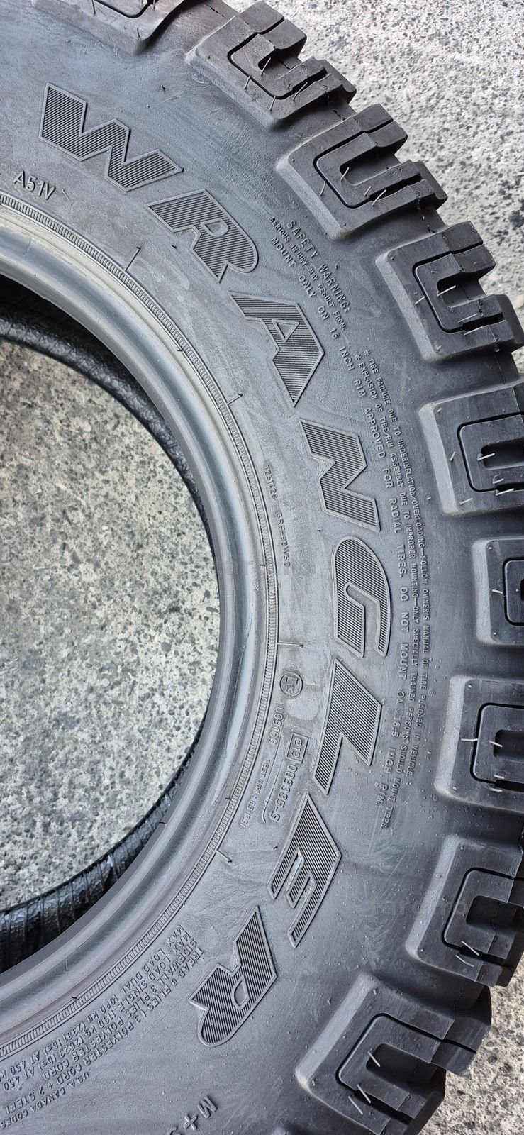 4 anvelope M+S M/T Goodyear 235/85/16.Pretul este pe bucata. 5