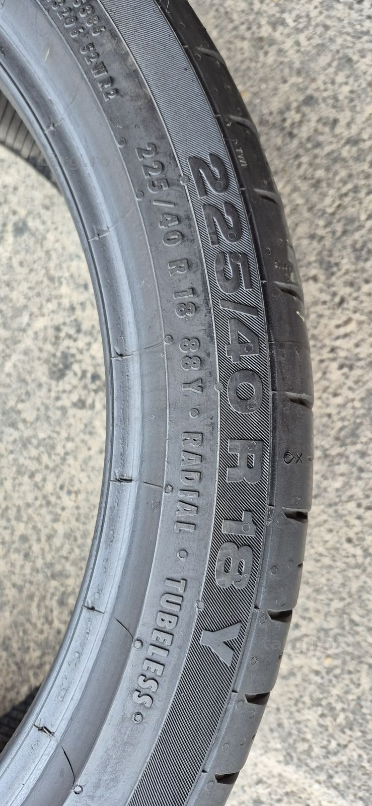 4 anvelope vara RFT  Continental,fata 225/40/18,spate 245/35/18.Pretul este pe bucata 5