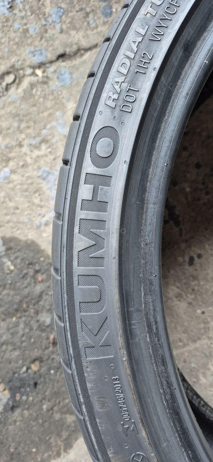 4 anvelope vara,fata Kumho 225/35/19,spate Pirelli 255/30/19.Pret/buc. 3