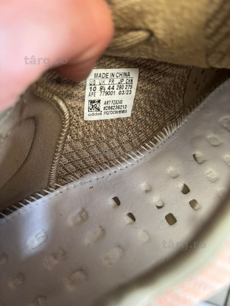 Adidas yeezy boost 350 v2., 4