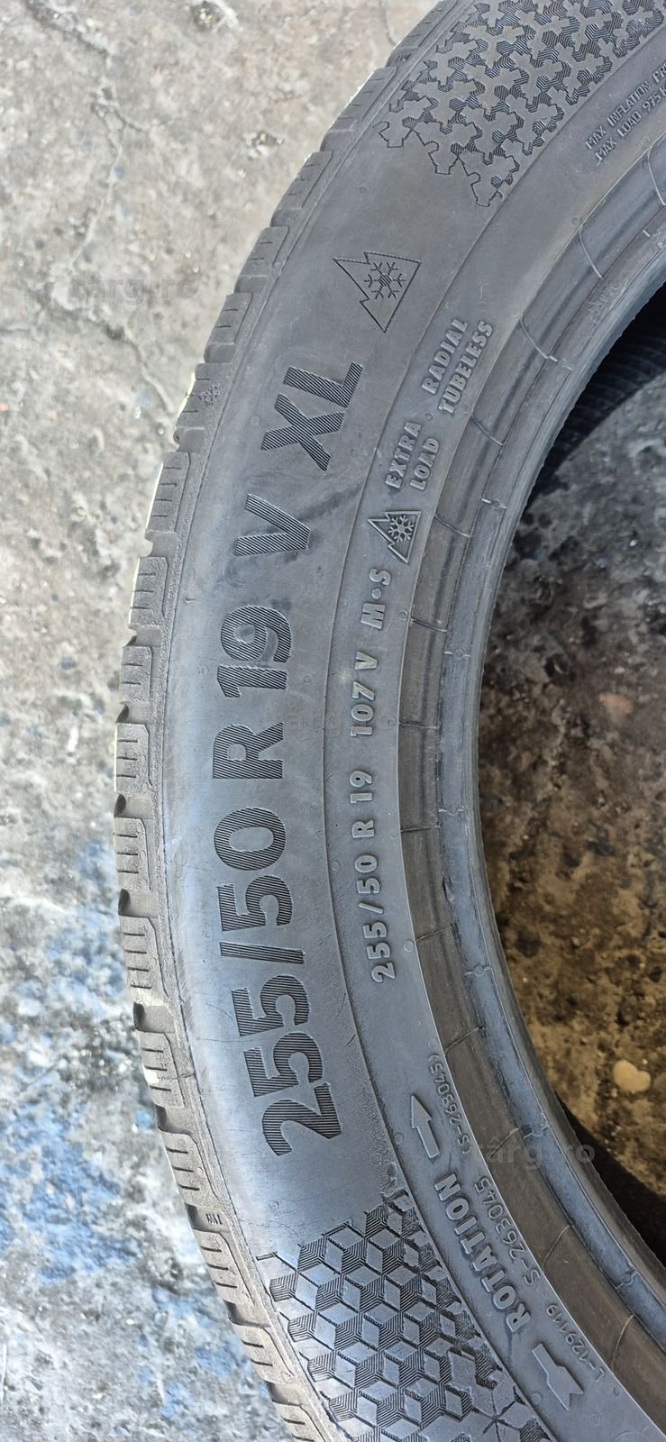 4 anvelope iarna Continental 255/50/19.Pretul este pe bucata. 6