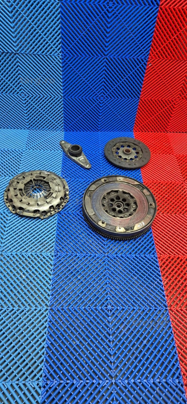 Ambreaj kit ambreaj bmw seria 5 e60 e61 2.0d N47 177cp euro 4 2008