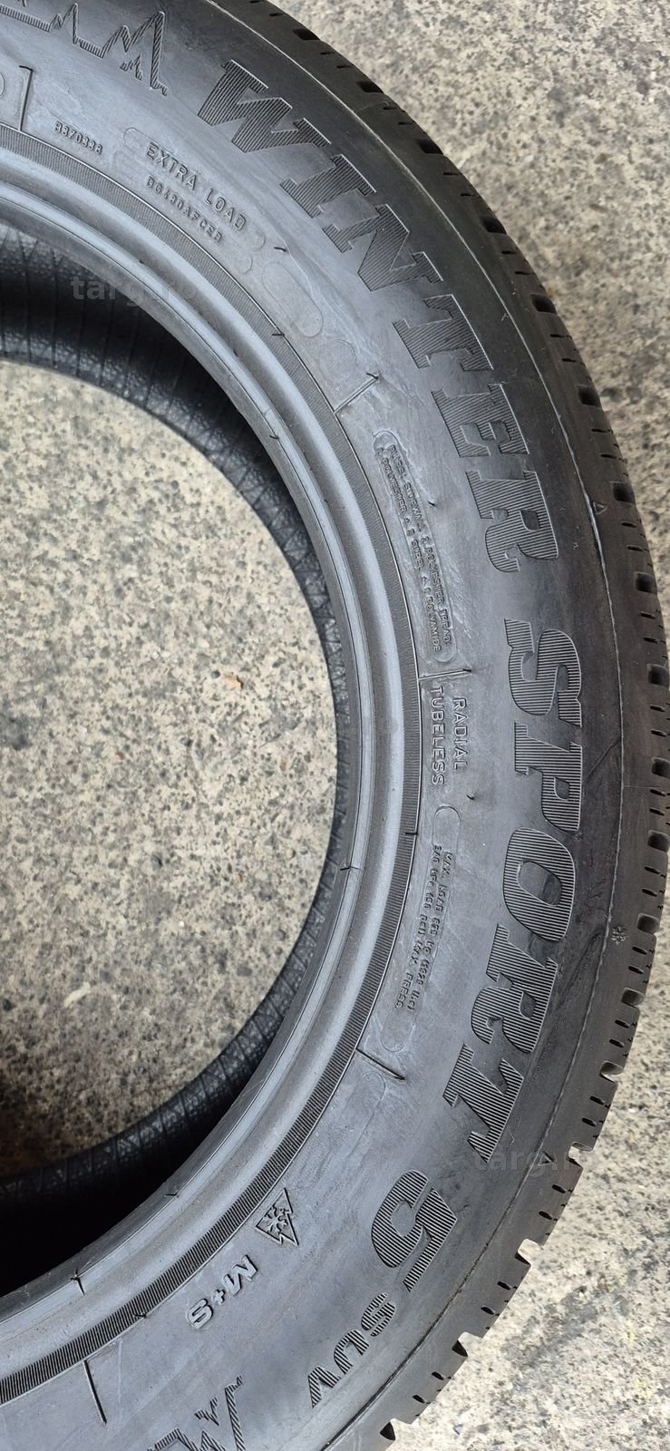 4 anvelope iarna ca si noi Dunlop 235/55/17.Pretul este pe bucata 4