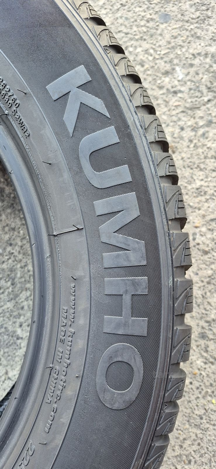 4 anvelope iarna ca si noi Kumho 225/60/17.Pretul este pe bucata. 4