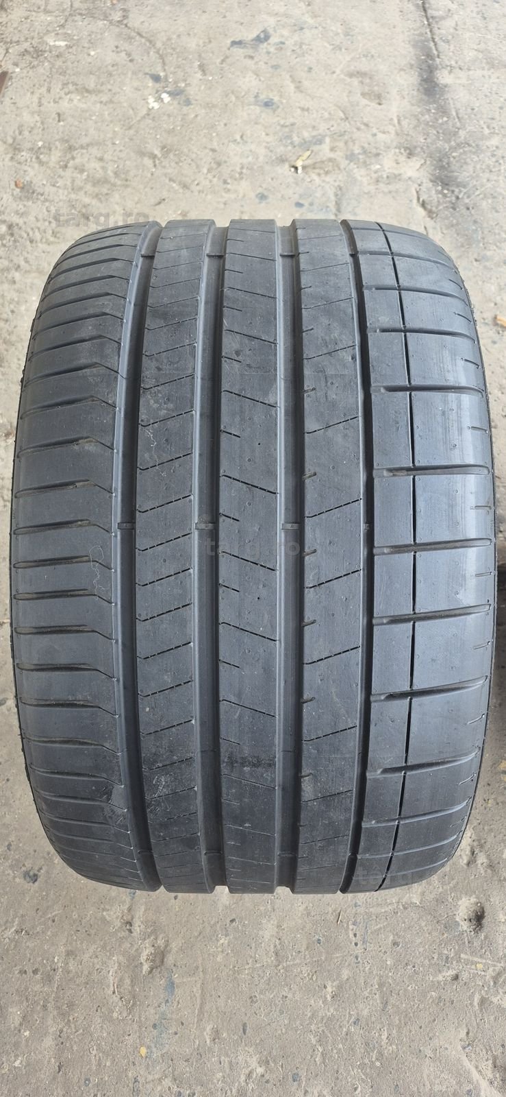 2 anvelope vara Pirelli 355/25/21,dot 2019. 2