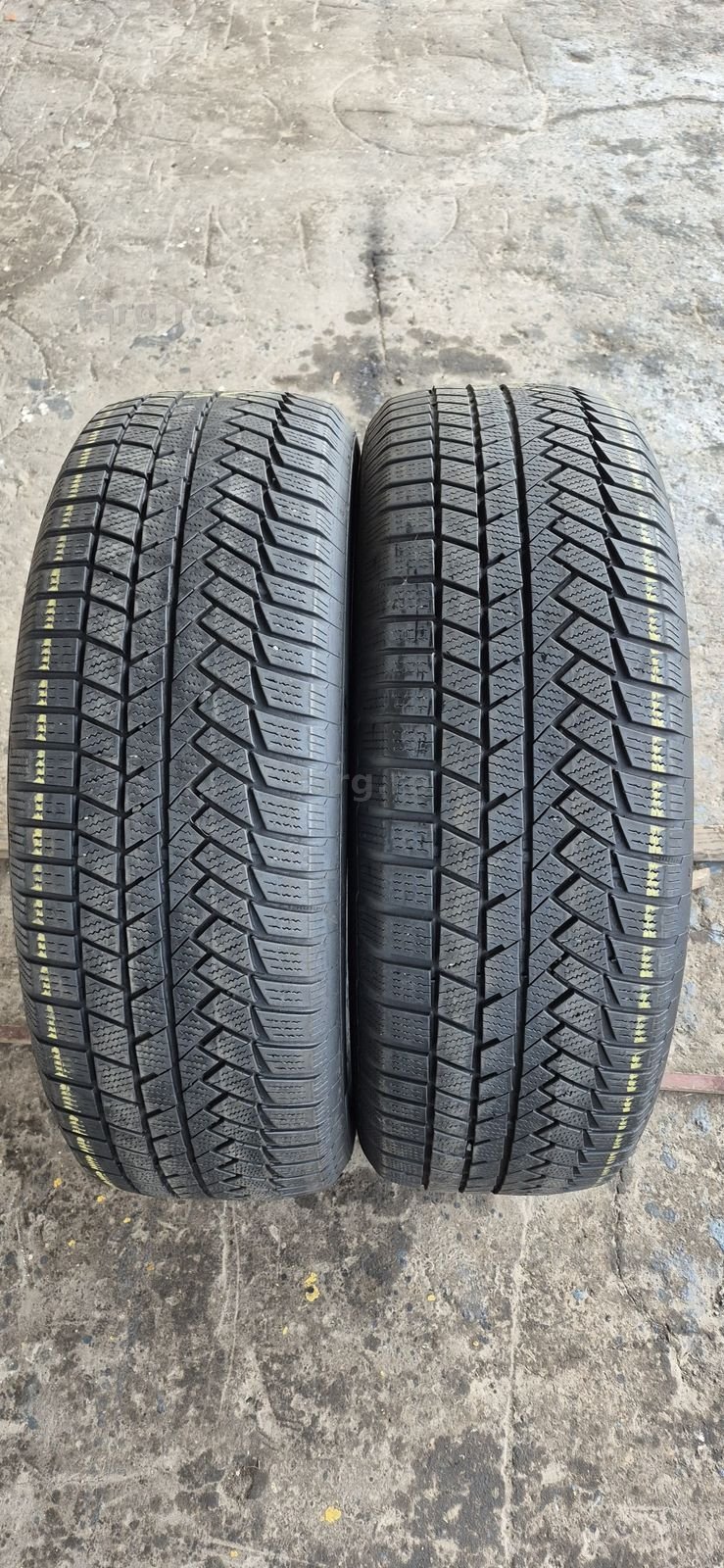 2 anvelope iarna Continental 255/65/19,dot 2021.Pretul este pe bucata.