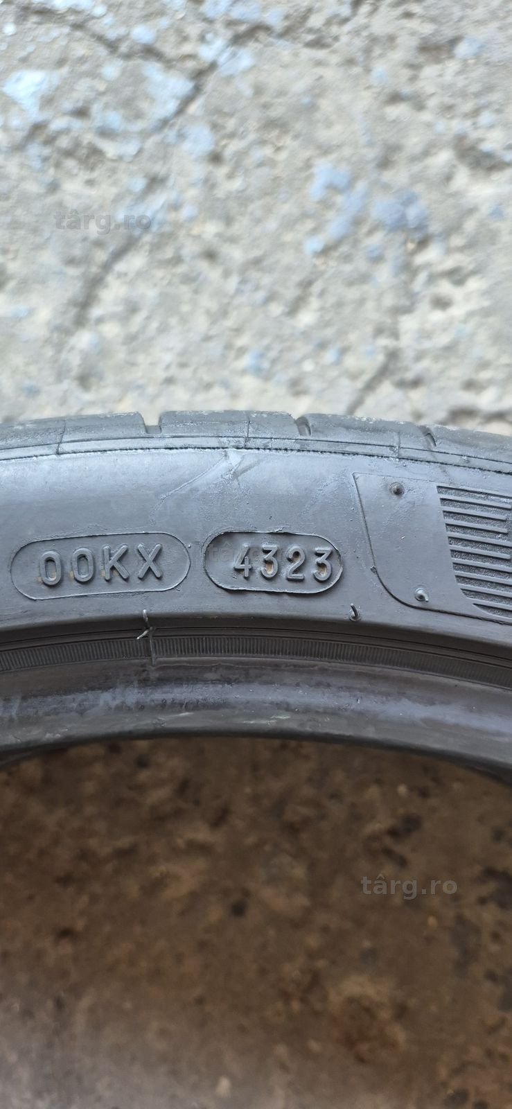 2 anvelope vara 15% uzura Michelin 245/35/21,dot 2023.Pretul este pe bucata. 6