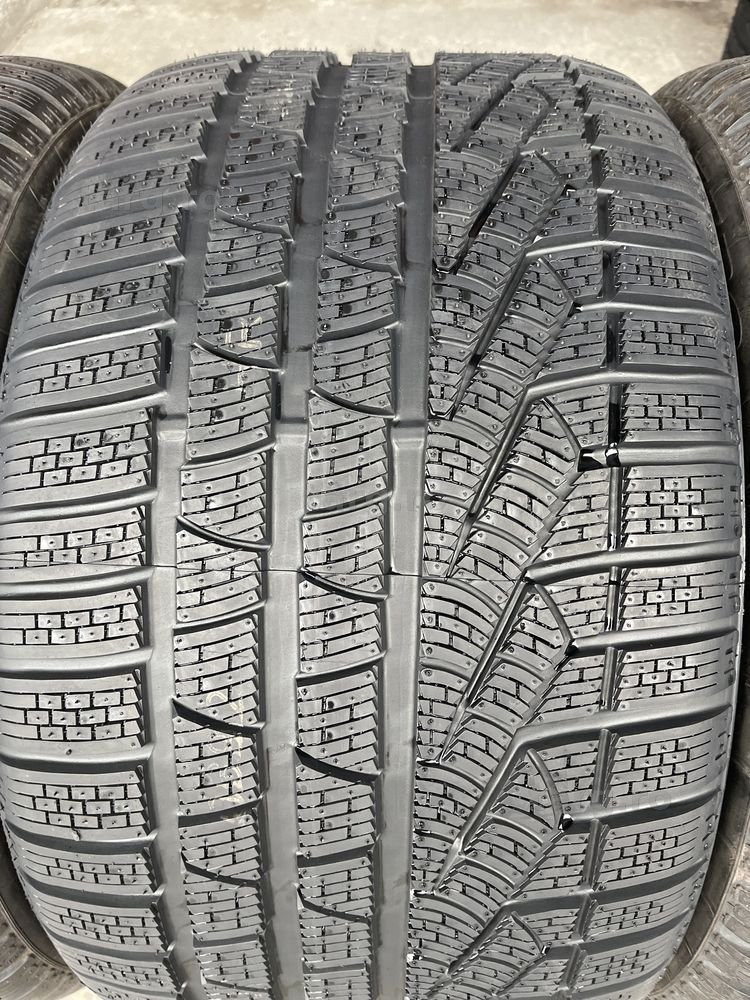 4  anvelope de iarna 295/35/19 Pirelli Noi 8