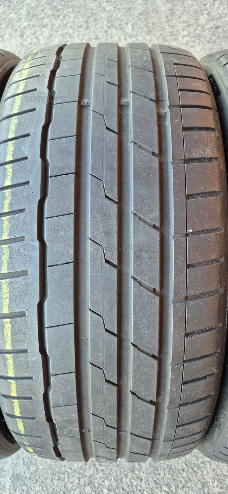 4 anvelope vara Hankook 235/40/19,dot 2023.Pretul este pe bucata. 3