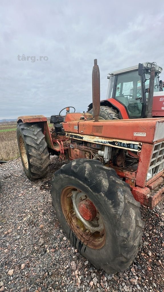 Piese tractor international 844