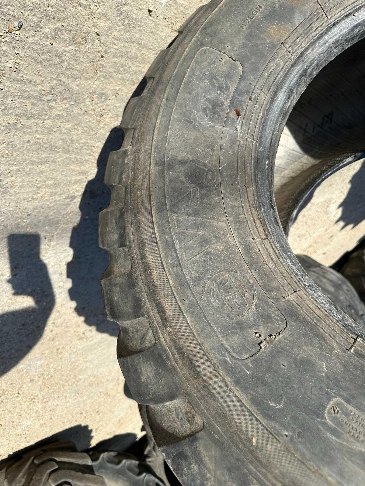 Cauciuc 550.60 r22,5 BKT 3