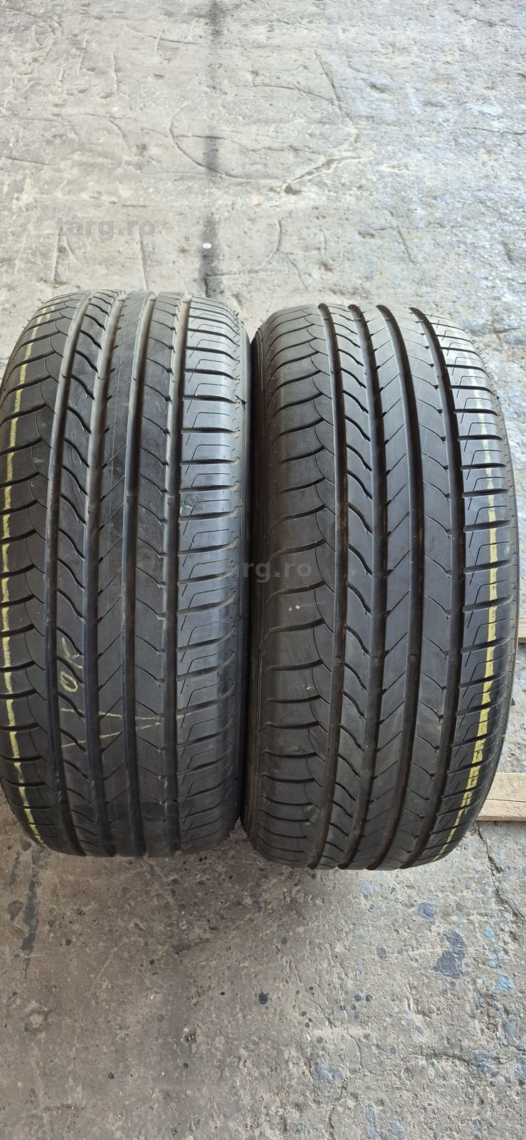 2 anvelope vara ca noi Goodyear 235/55/18.Pretul este pe bucata.