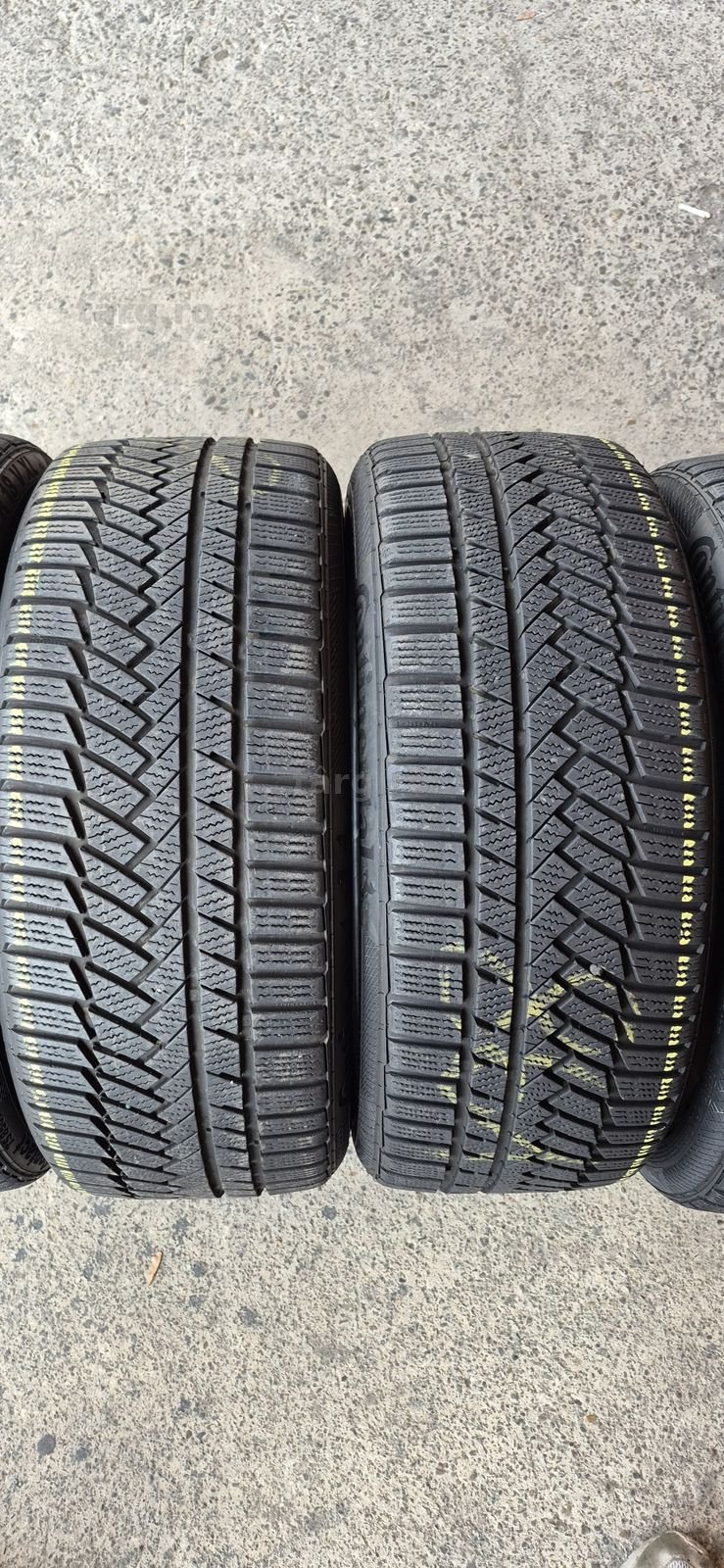 4 anvelope iarna Continental 215/40/18.Pretul este pe bucata 2